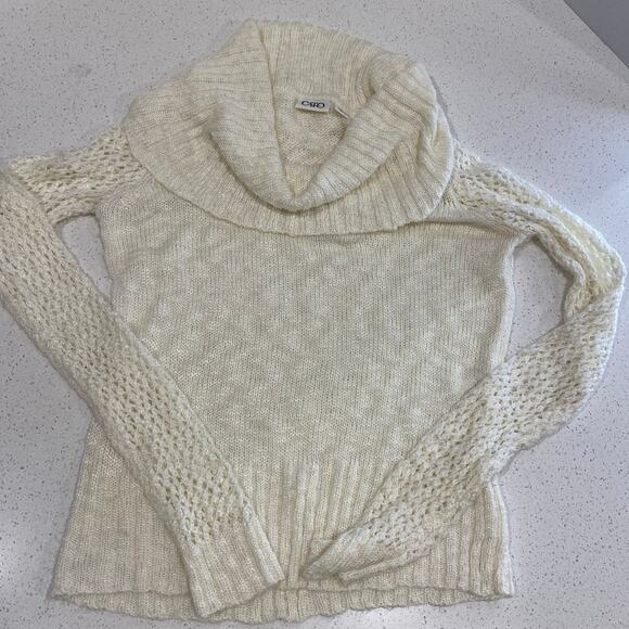 Beautiful CATO Women's Turtleneck Sweater Size Small Cream - Picture 1 of 5